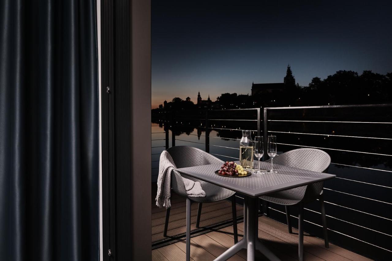 New Port - Premium Floating Aparthotel Cracóvia Exterior foto
