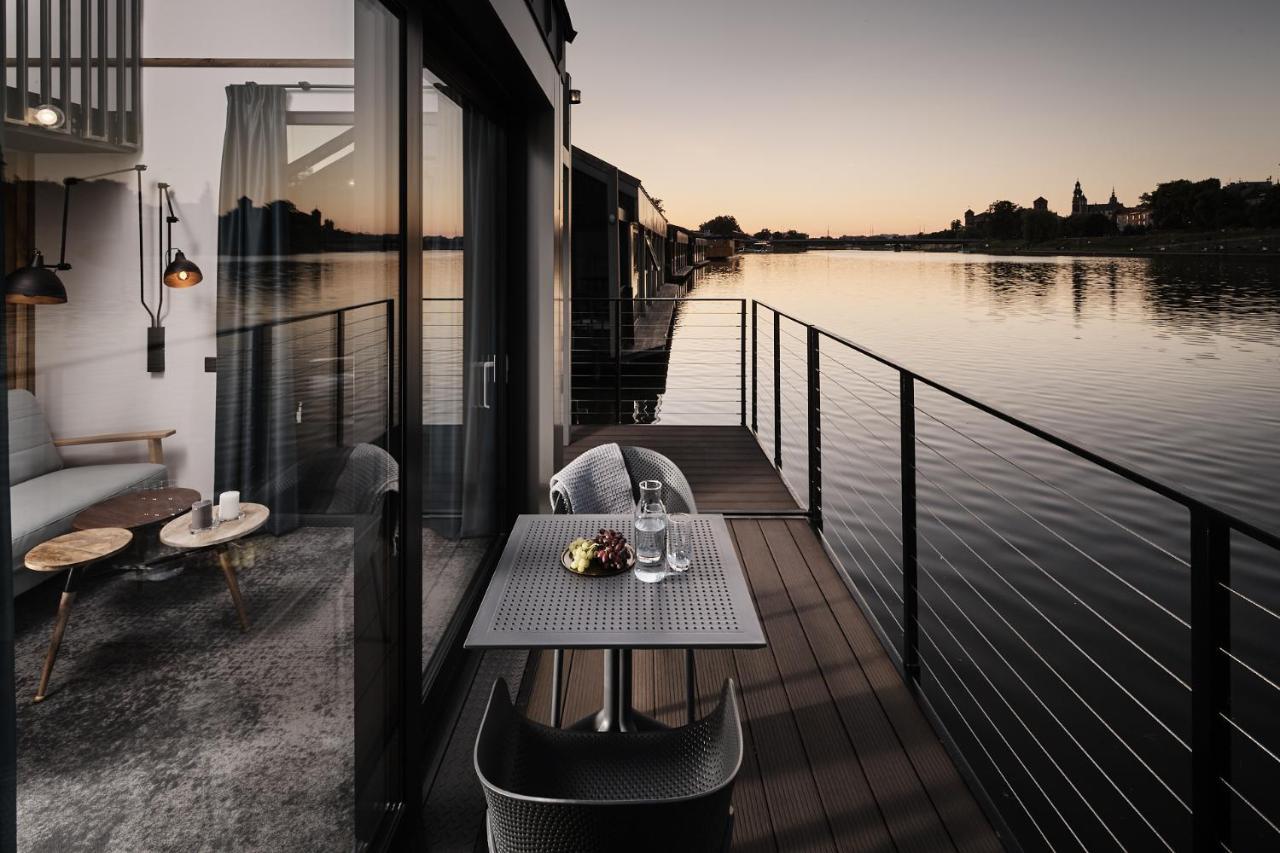 New Port - Premium Floating Aparthotel Cracóvia Exterior foto