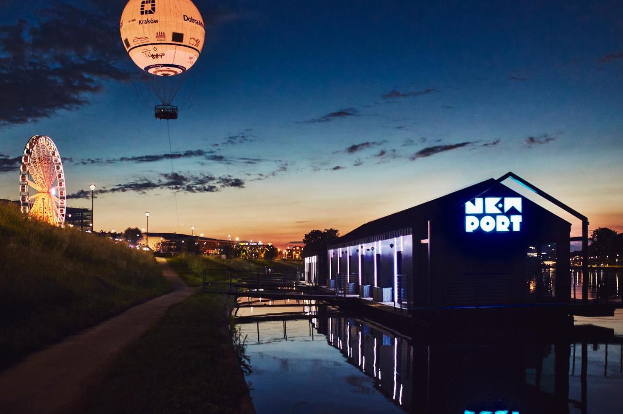 New Port - Premium Floating Aparthotel Cracóvia Exterior foto